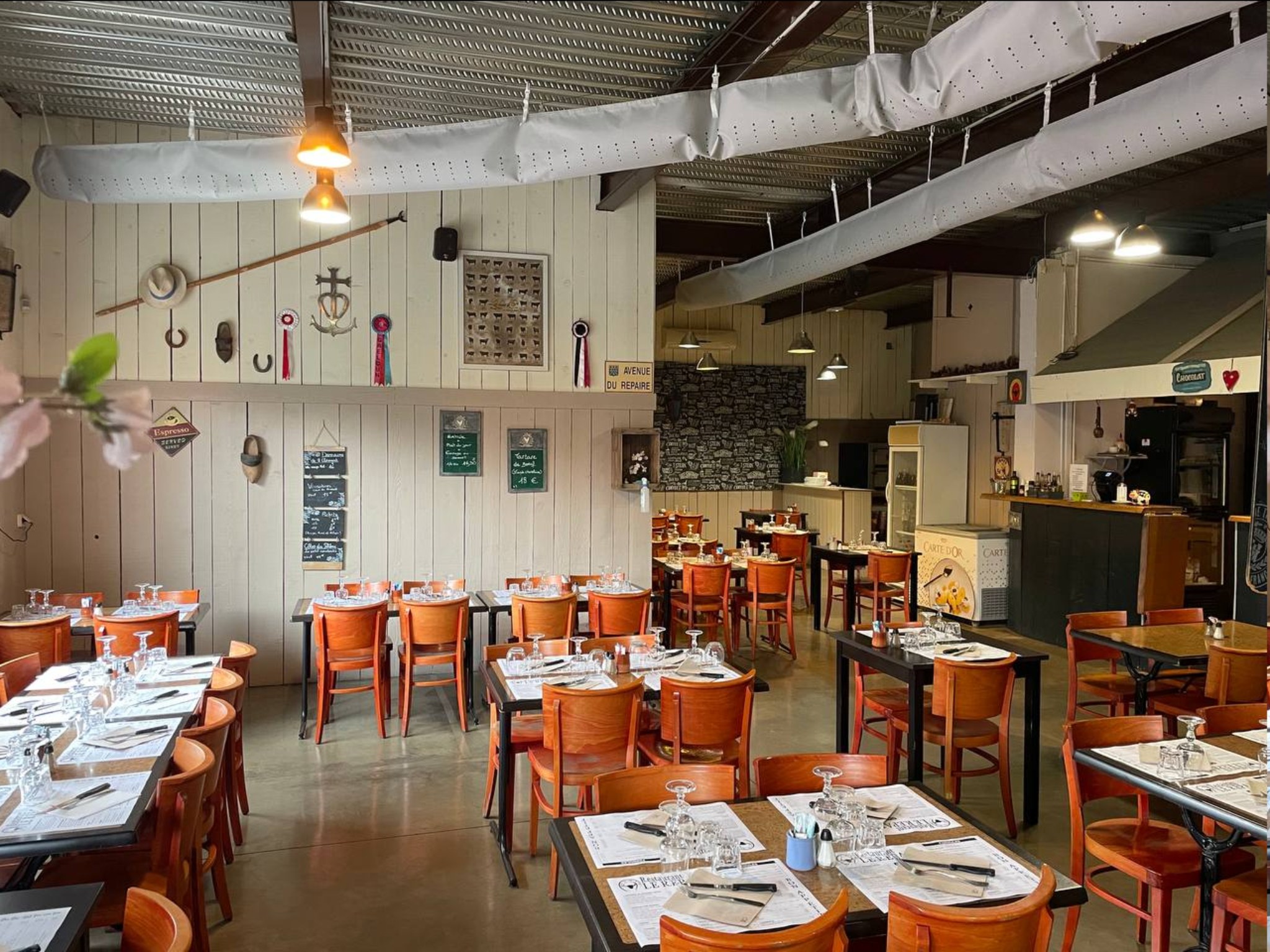 Salle du restaurant Le Repaire